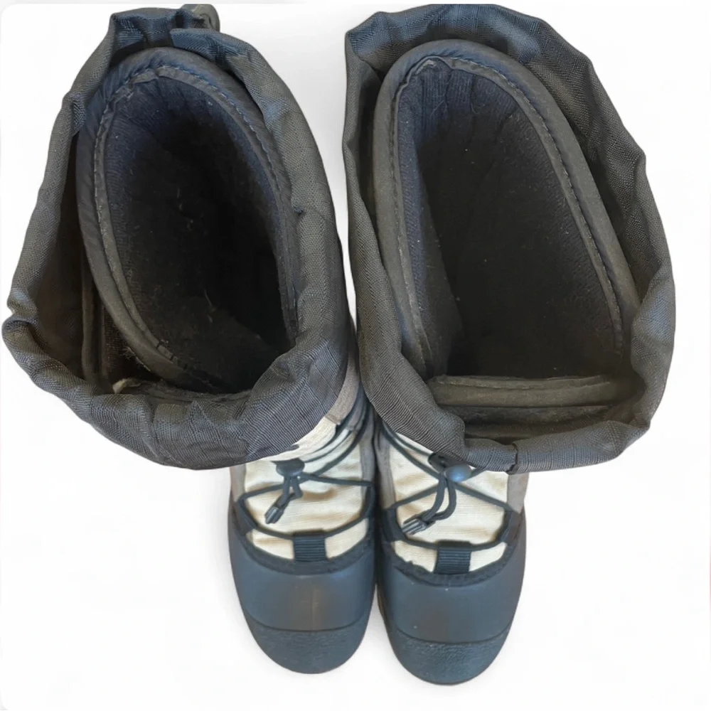 Baffin‎ Black and Tan Winter Boots